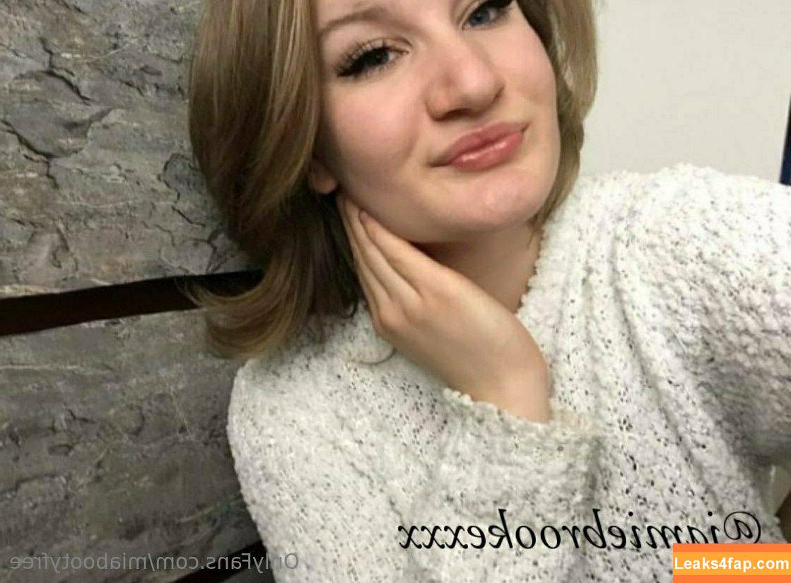 miabootyfree / mia_booty leaked photo photo #0310