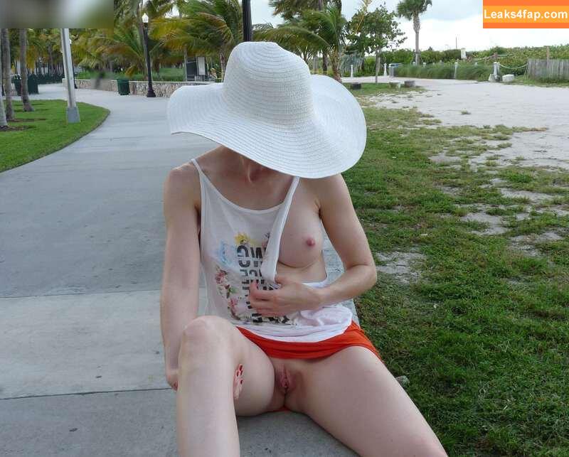 MiaExhib / https: / mia_exhib leaked photo photo #0307