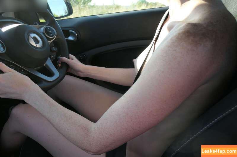 MiaExhib / https: / mia_exhib leaked photo photo #0334