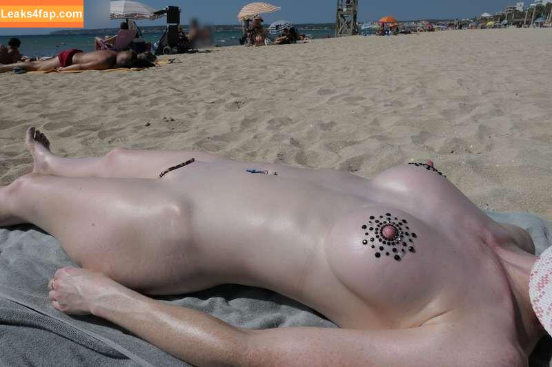 MiaExhib / https: / mia_exhib leaked photo photo #0380