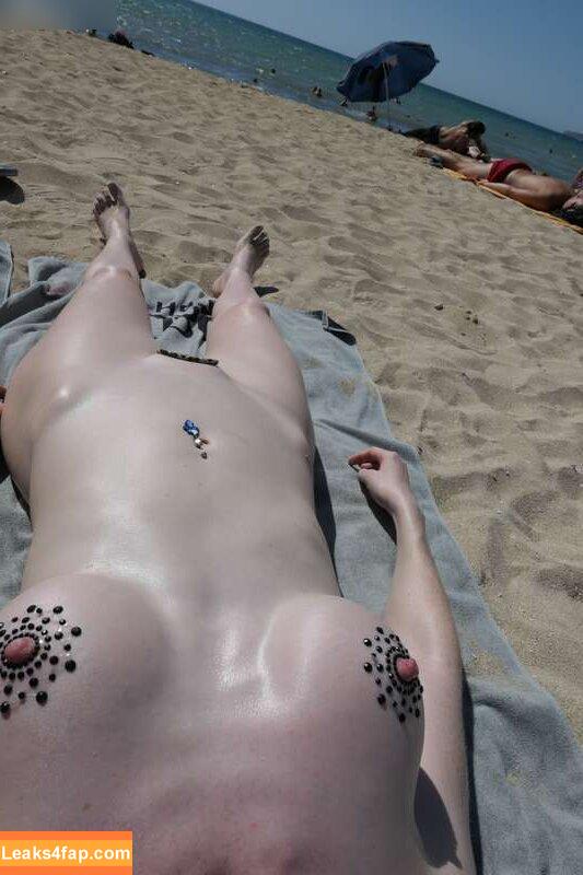 MiaExhib / https: / mia_exhib leaked photo photo #0385