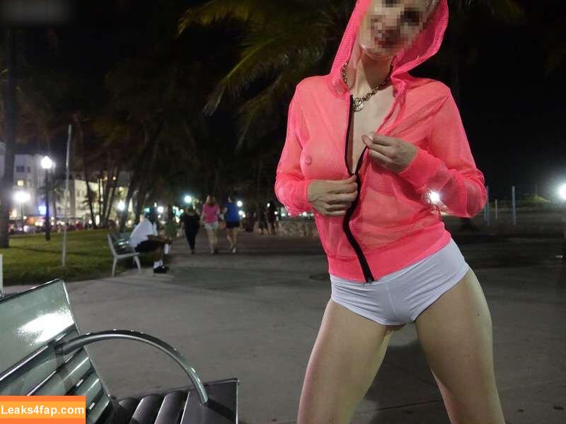 MiaExhib / https: / mia_exhib leaked photo photo #0733