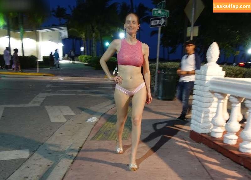 MiaExhib / https: / mia_exhib leaked photo photo #0758