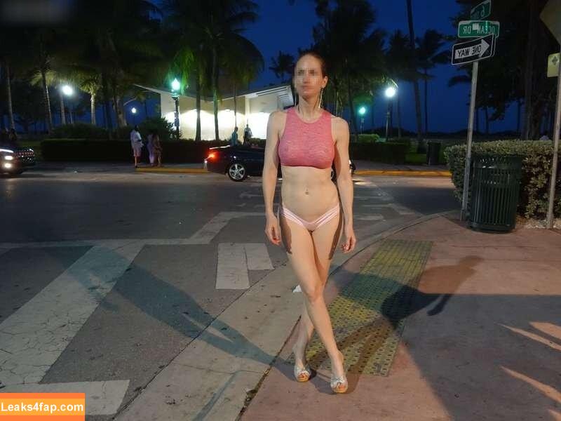 MiaExhib / https: / mia_exhib leaked photo photo #0763