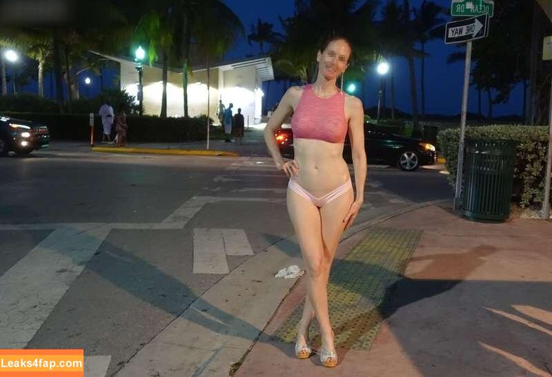 MiaExhib / https: / mia_exhib leaked photo photo #0766