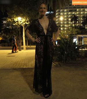 MiaExhib photo #0343