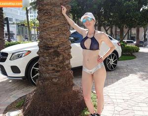 MiaExhib photo #0411