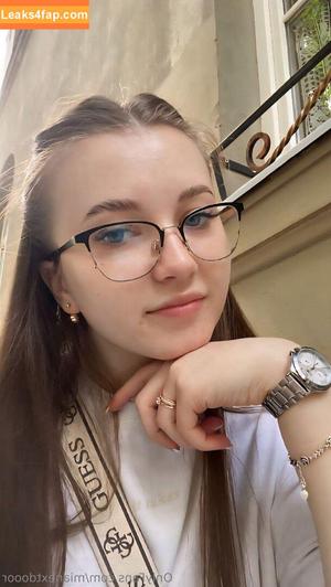 mianextdooor photo #0128