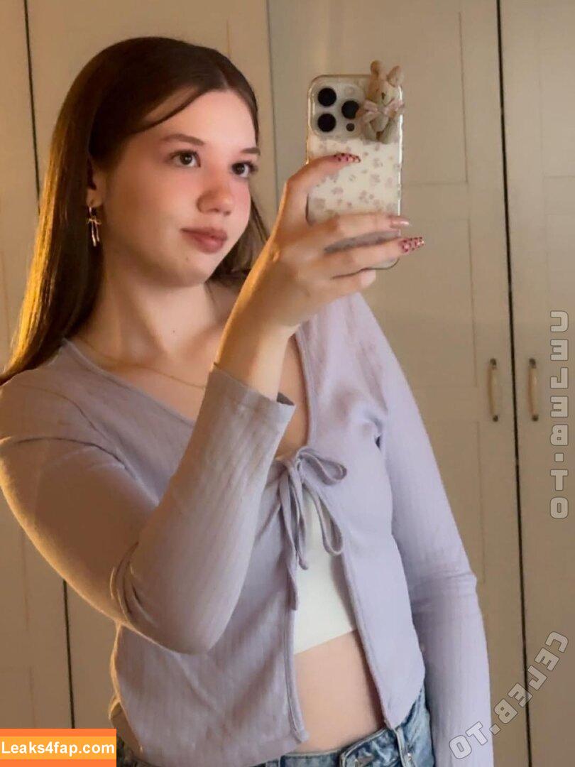 Miavienna / callmemia07 / miavienna.x leaked photo photo #0024