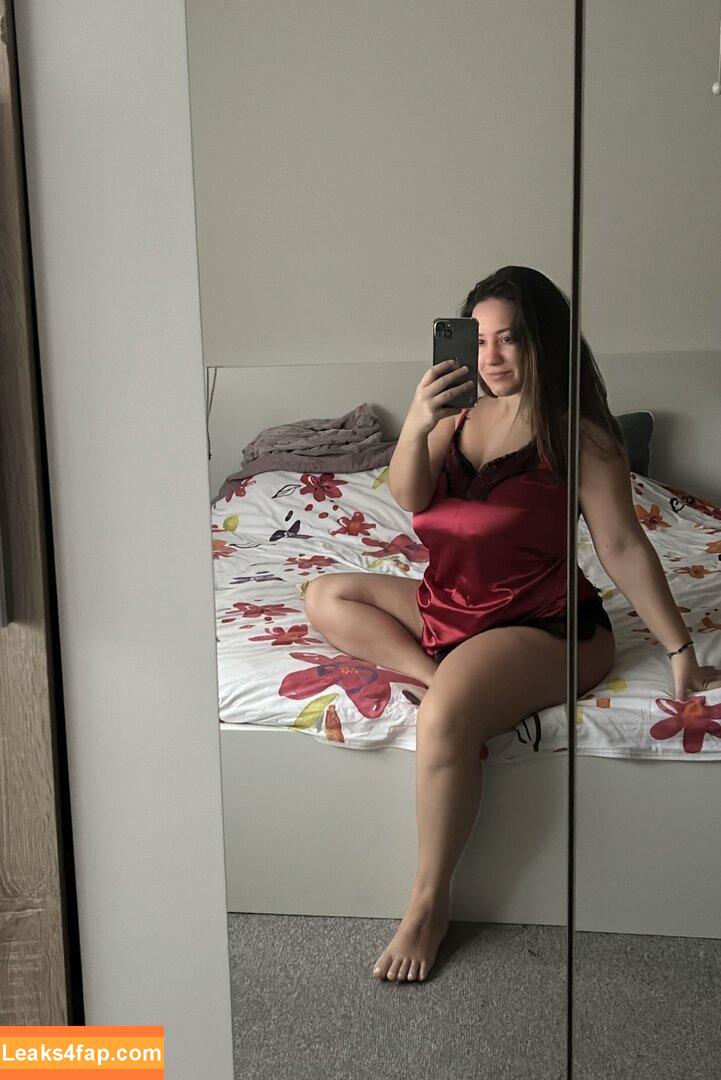 micaelapinela /  leaked photo photo #0011