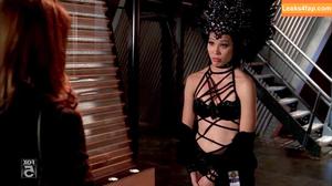 Michaela Conlin photo #0017