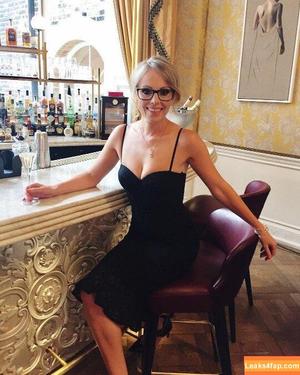 Michelle Dewberry photo #0009