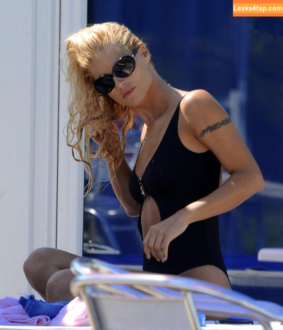 Michelle Hunziker / m_hunziker / therealhunzigram leaked photo photo #0025