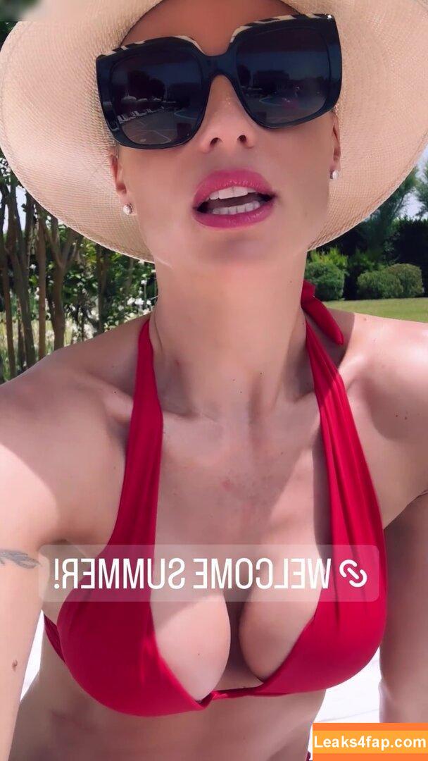 Michelle Hunziker / m_hunziker / therealhunzigram leaked photo photo #0096