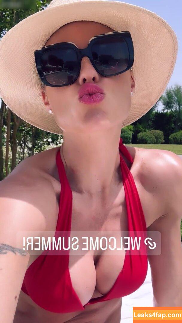Michelle Hunziker / m_hunziker / therealhunzigram leaked photo photo #0098