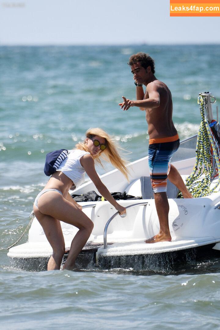 Michelle Hunziker / m_hunziker / therealhunzigram leaked photo photo #0415