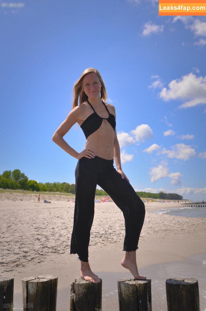 Microminimus & Wicked Weasel Models /  leaked photo photo #0835