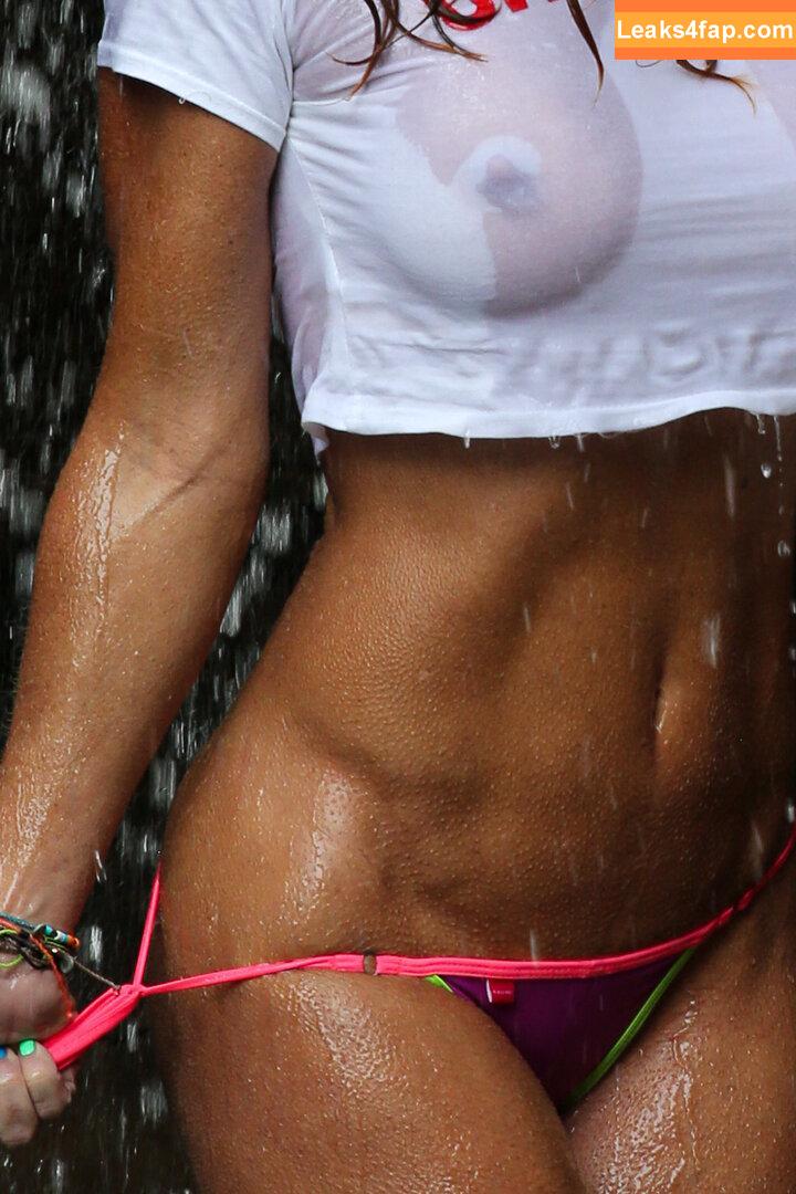 Midwestgirl84 / mommyofgirls_84 leaked photo photo #0396