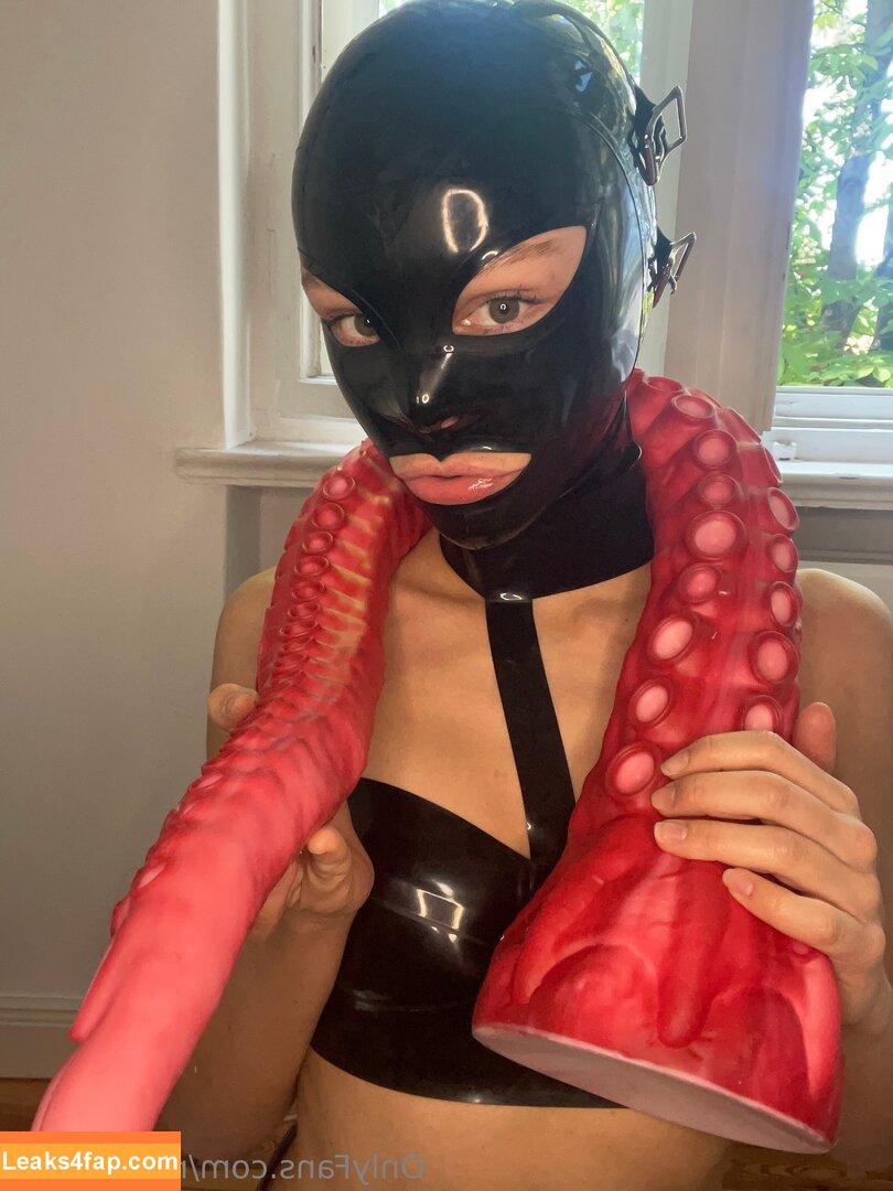 mightbelou /  leaked photo photo #0004
