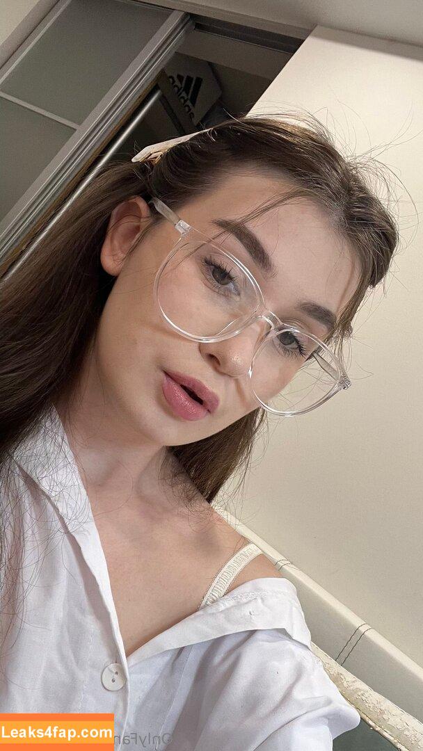 miia_aa / miiaaa._ leaked photo photo #0001