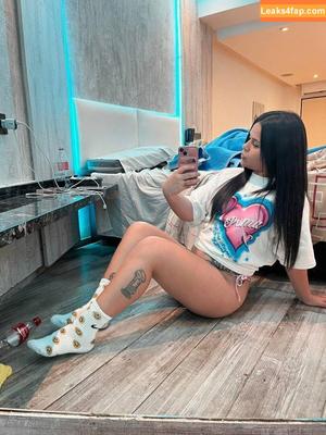 miiaxx4 photo #0021
