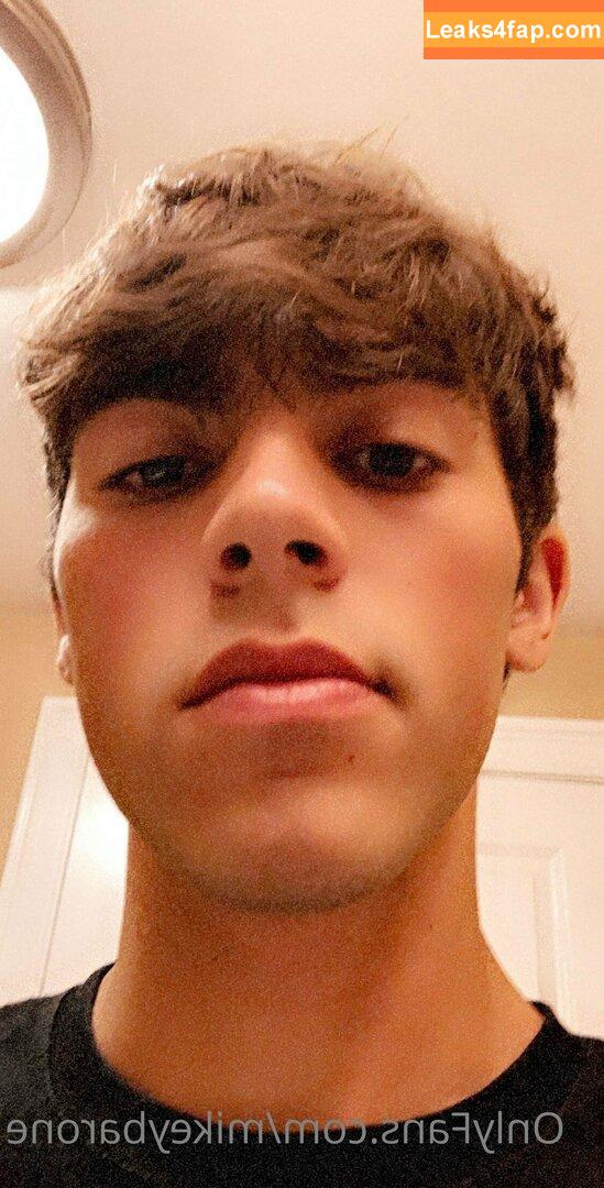 mikeybarone /  leaked photo photo #0004