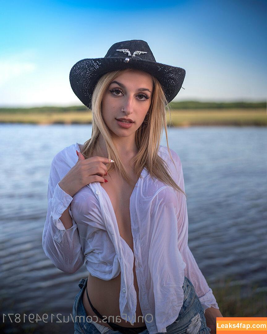 mikii.xx / mikiistar_xo leaked photo photo #0009