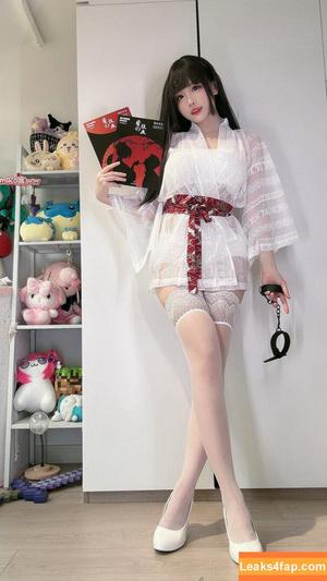 Mikomikoww photo #0415