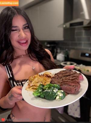 Mila Milkshake photo #0114