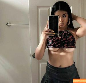 MilaJ photo #0028