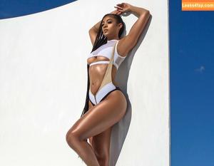 MilaJ photo #0032