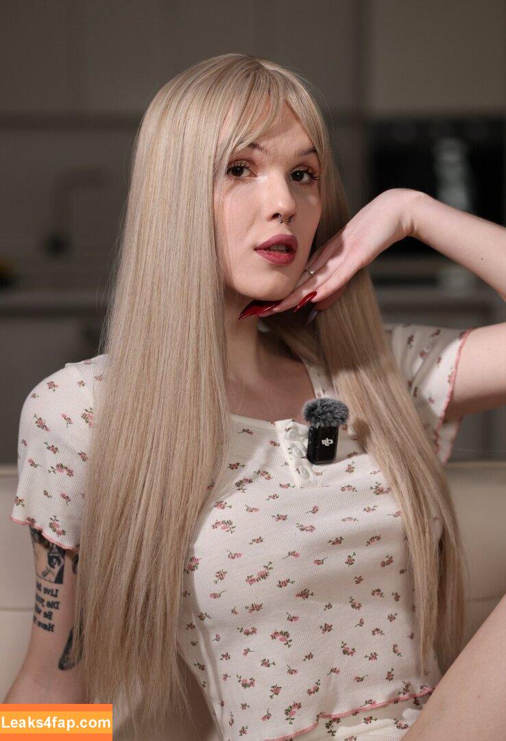 milana_ts /  leaked photo photo #0087