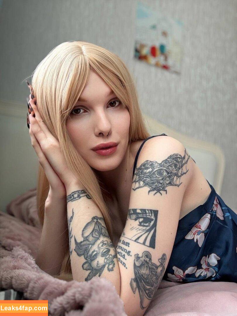 milana_ts /  leaked photo photo #0102