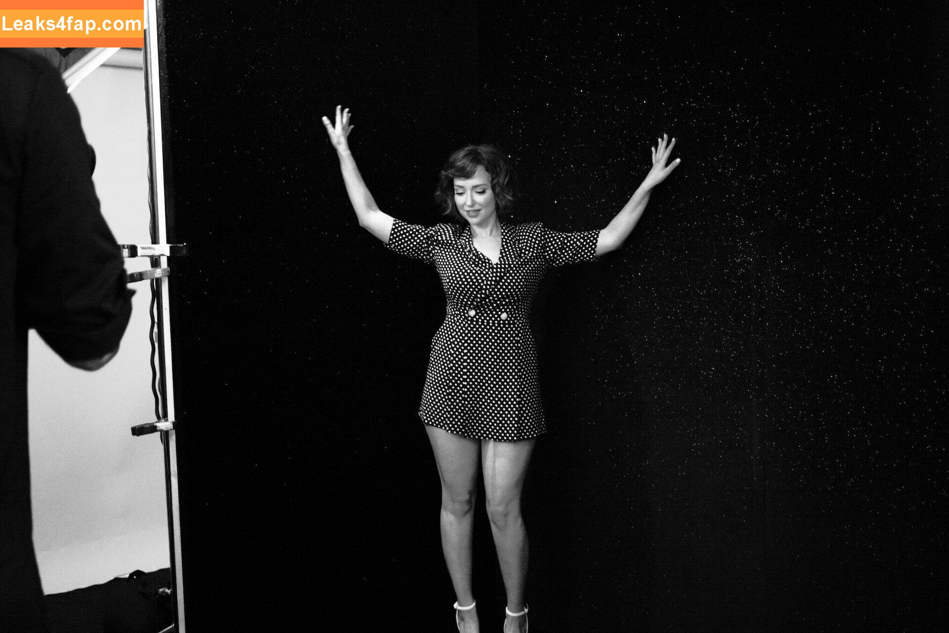 Milana Vayntrub / AT&T Girl / https: / mintmilana leaked photo photo #0034