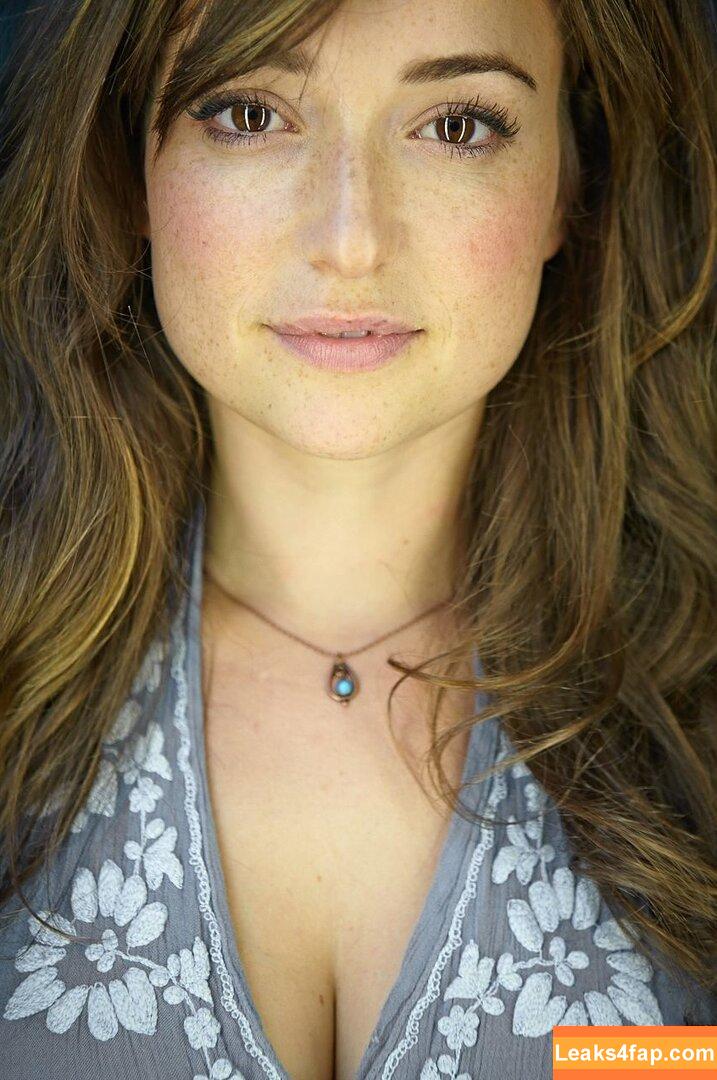 Milana Vayntrub / AT&T Girl / https: / mintmilana leaked photo photo #0038