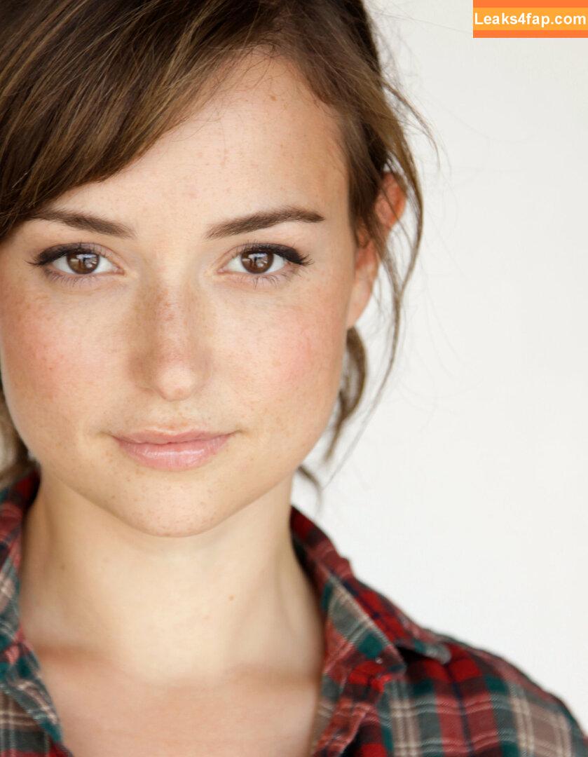 Milana Vayntrub / AT&T Girl / https: / mintmilana leaked photo photo #0040