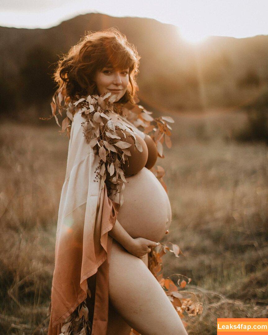 Milana Vayntrub / AT&T Girl / https: / mintmilana слитое фото фото #0058