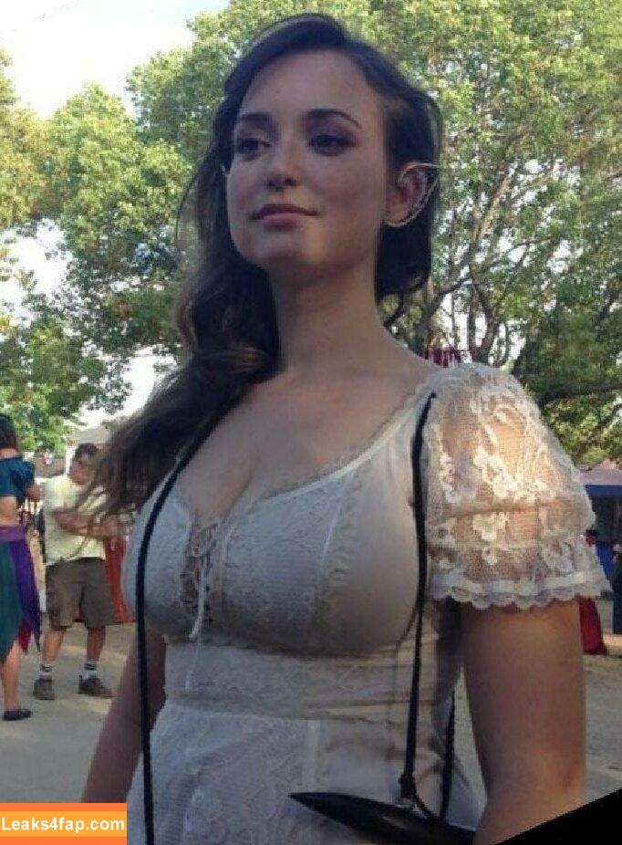 Milana Vayntrub / AT&T Girl / https: / mintmilana leaked photo photo #0086