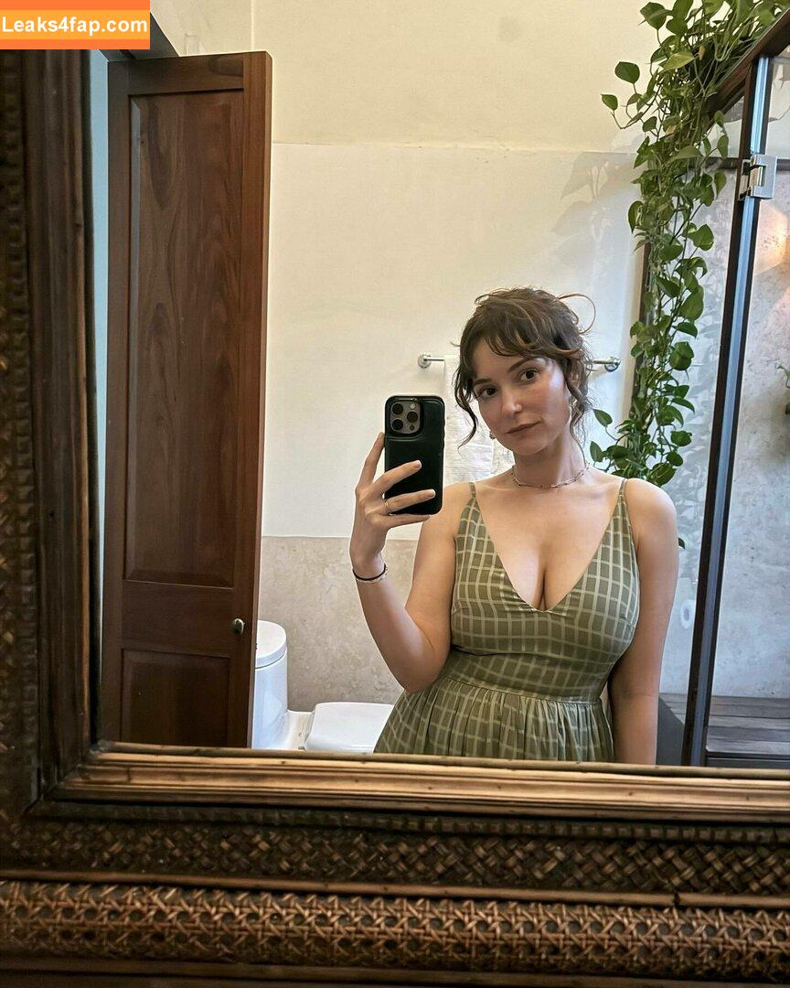 Milana Vayntrub / AT&T Girl / https: / mintmilana leaked photo photo #0300