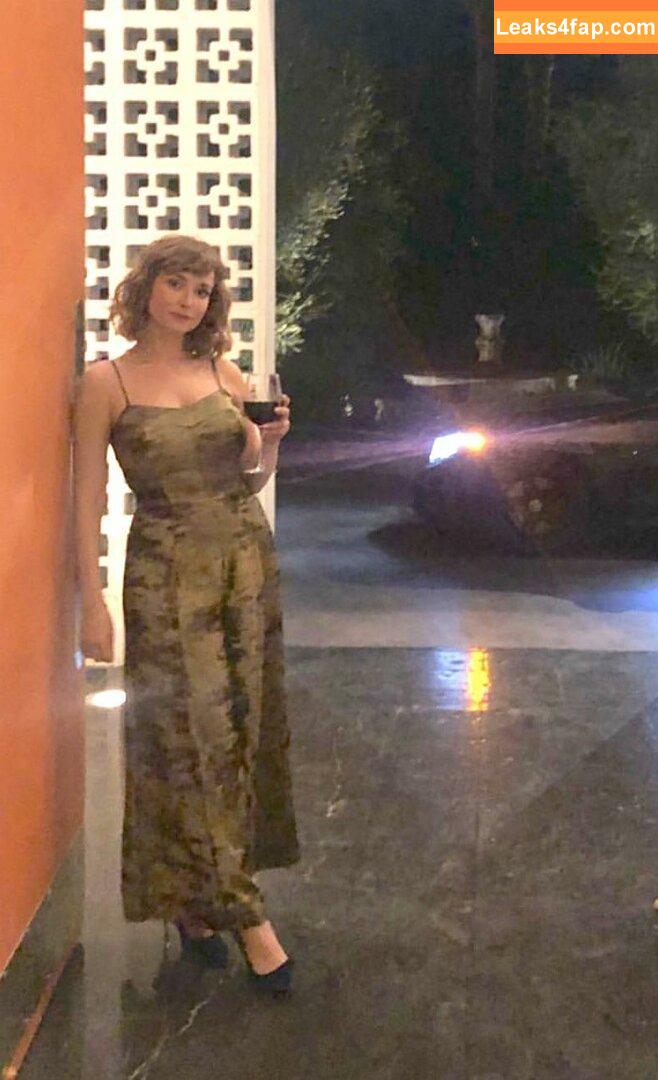 Milana Vayntrub / AT&T Girl / https: / mintmilana leaked photo photo #0317