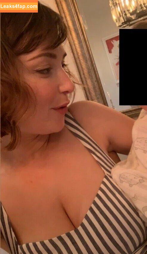 Milana Vayntrub / AT&T Girl / https: / mintmilana leaked photo photo #0335