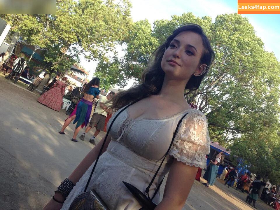 Milana Vayntrub / AT&T Girl / https: / mintmilana leaked photo photo #0432