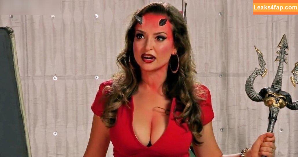 Milana Vayntrub / AT&T Girl / https: / mintmilana leaked photo photo #0516