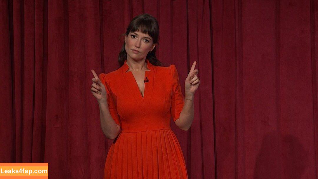 Milana Vayntrub / AT&T Girl / https: / mintmilana leaked photo photo #0683