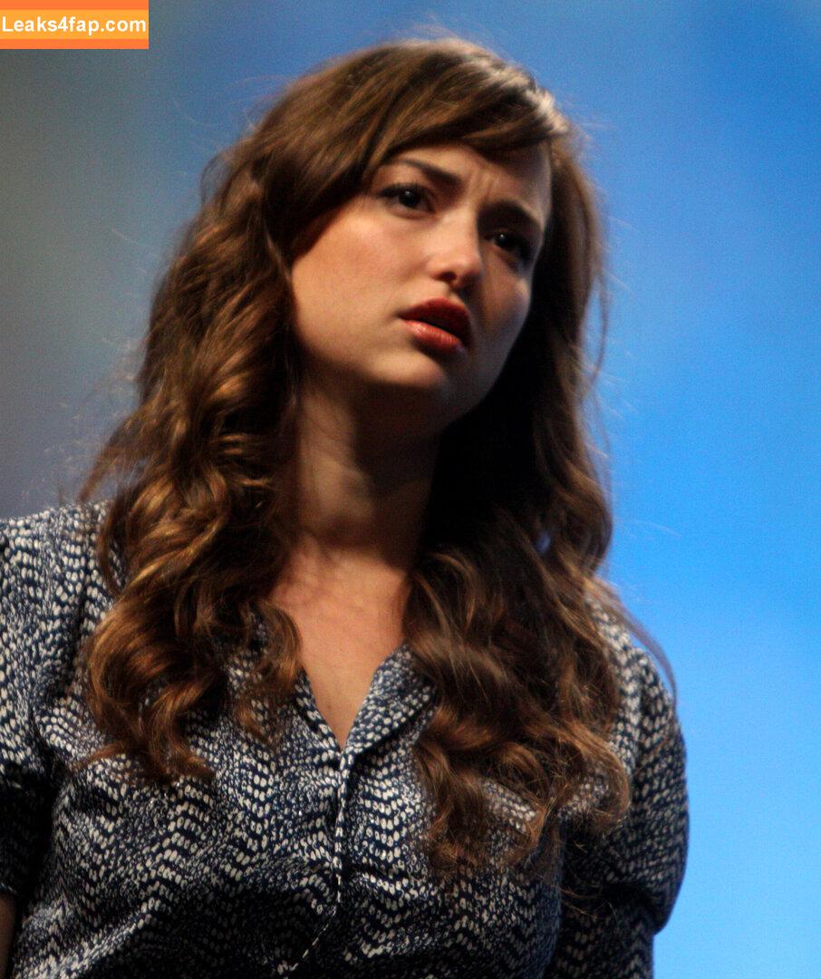 Milana Vayntrub / AT&T Girl / https: / mintmilana слитое фото фото #0700