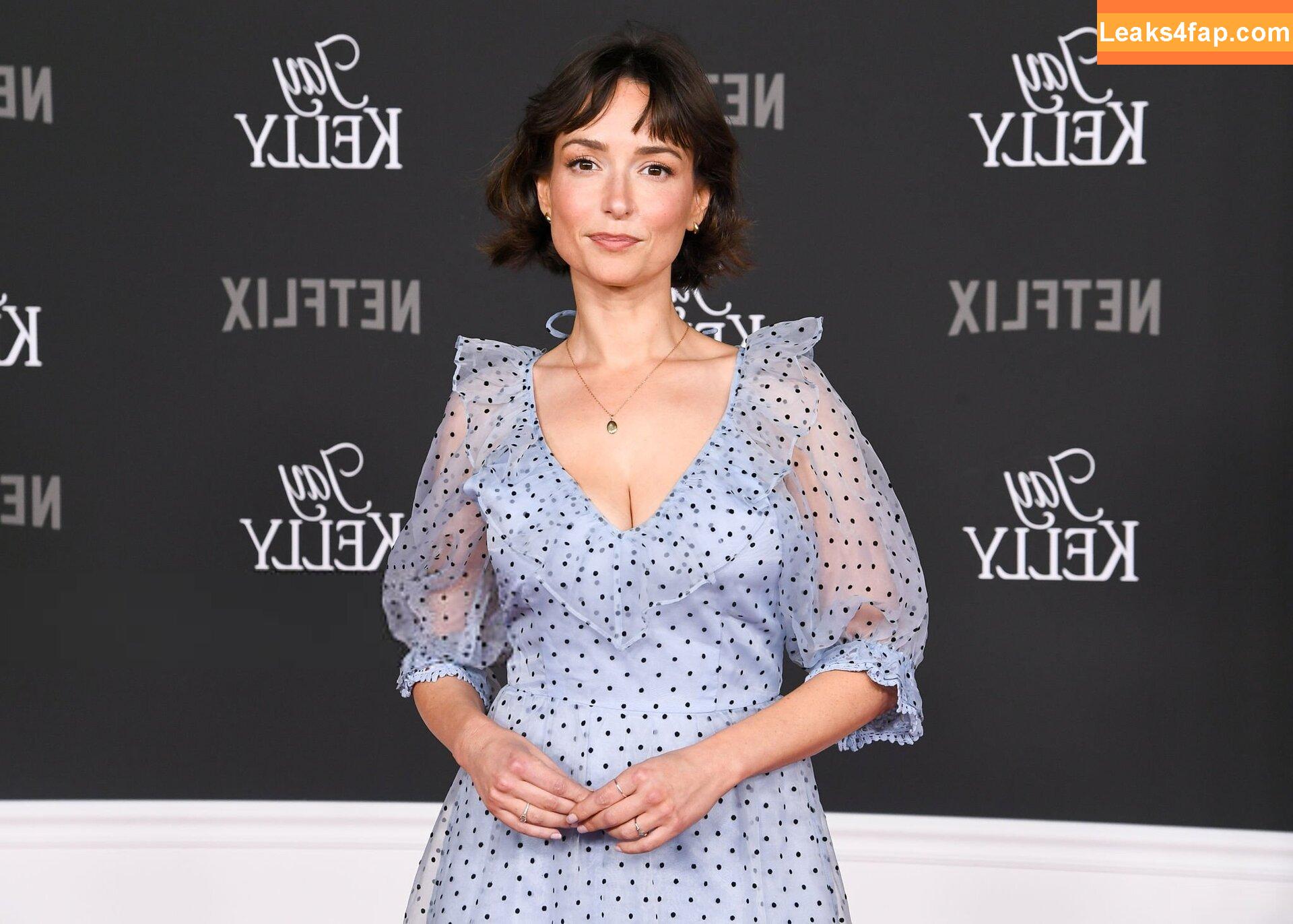 Milana Vayntrub / AT&T Girl / https: / mintmilana leaked photo photo #0735