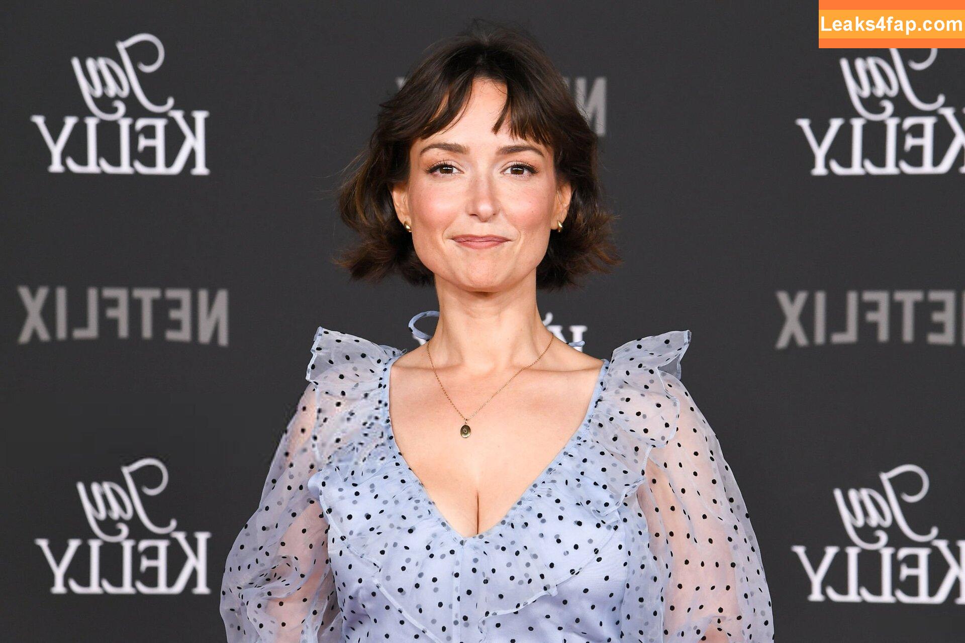 Milana Vayntrub / AT&T Girl / https: / mintmilana leaked photo photo #0738