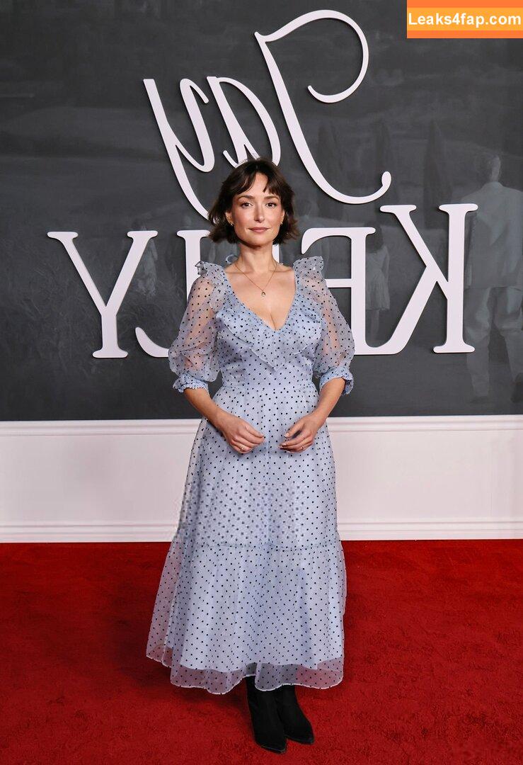 Milana Vayntrub / AT&T Girl / https: / mintmilana leaked photo photo #0743