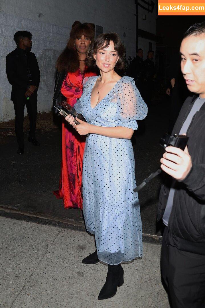 Milana Vayntrub / AT&T Girl / https: / mintmilana leaked photo photo #0751