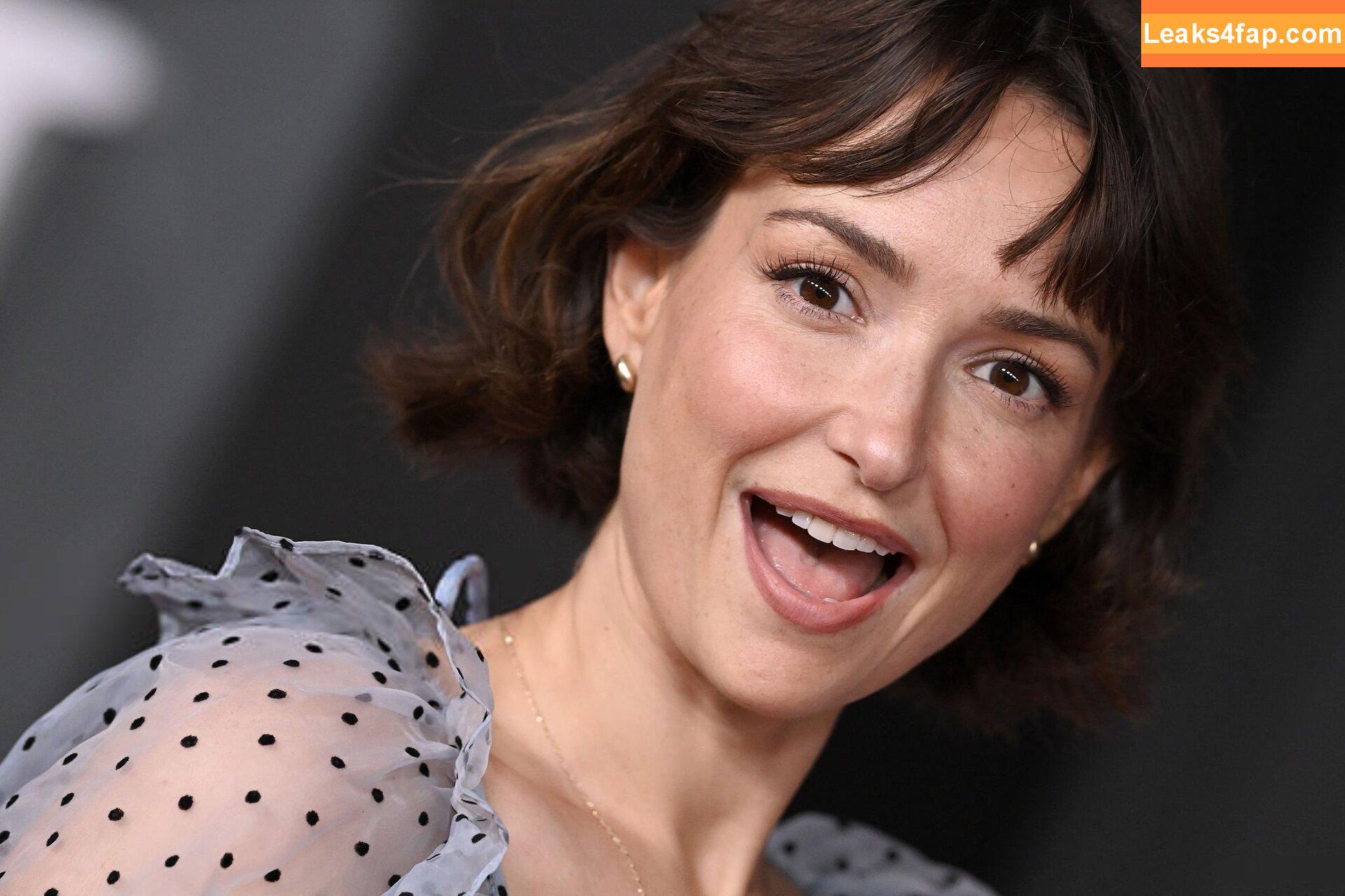 Milana Vayntrub / AT&T Girl / https: / mintmilana leaked photo photo #0763